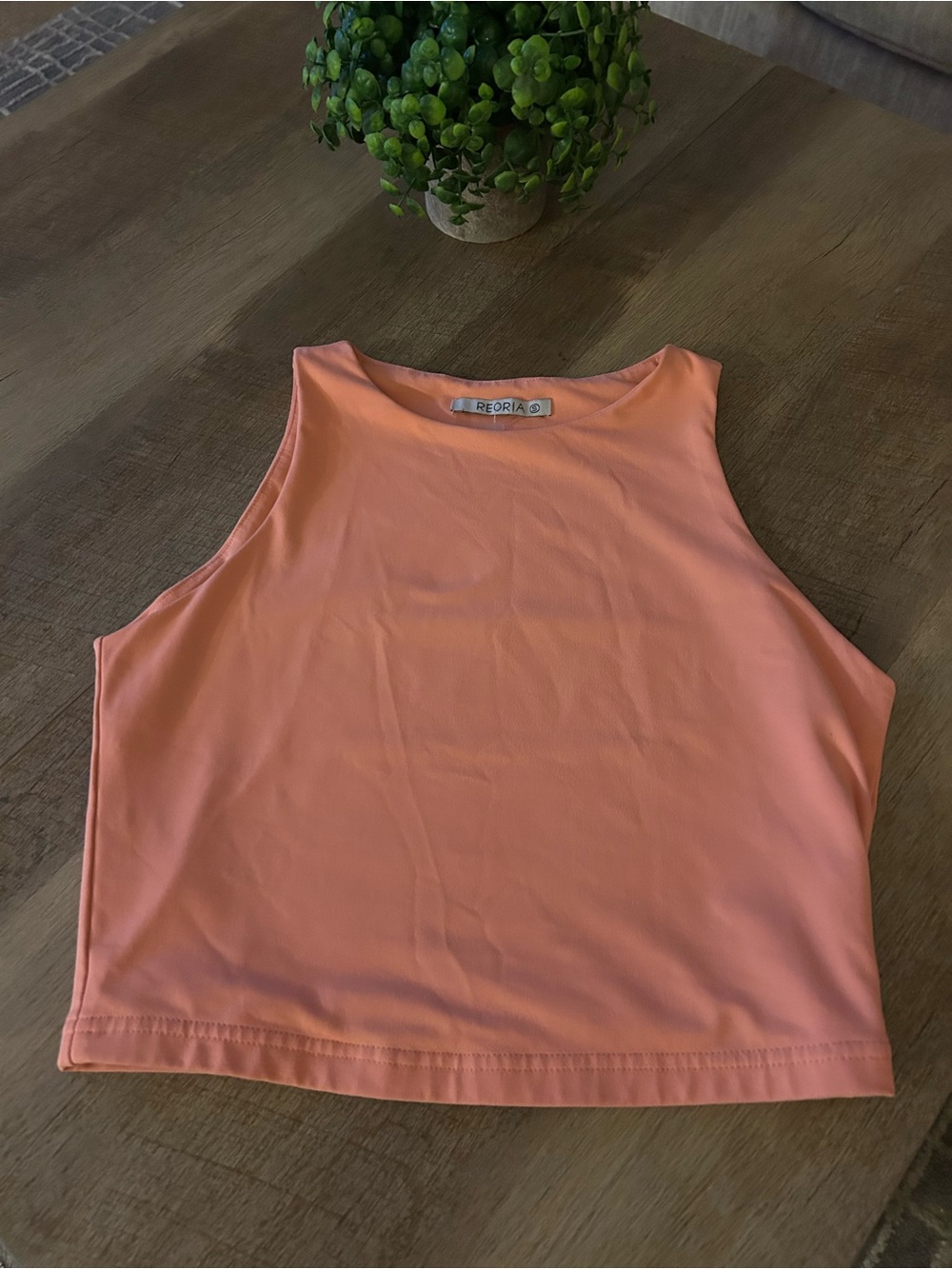 ReoRia Coral Peach Sleeveless Crop Tank